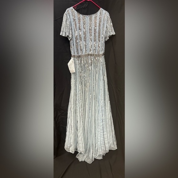 Mac Duggal 5444 NWOT Flutter Sleeve Embellished Plunge Neck A Line Gown - Picture 4 of 5